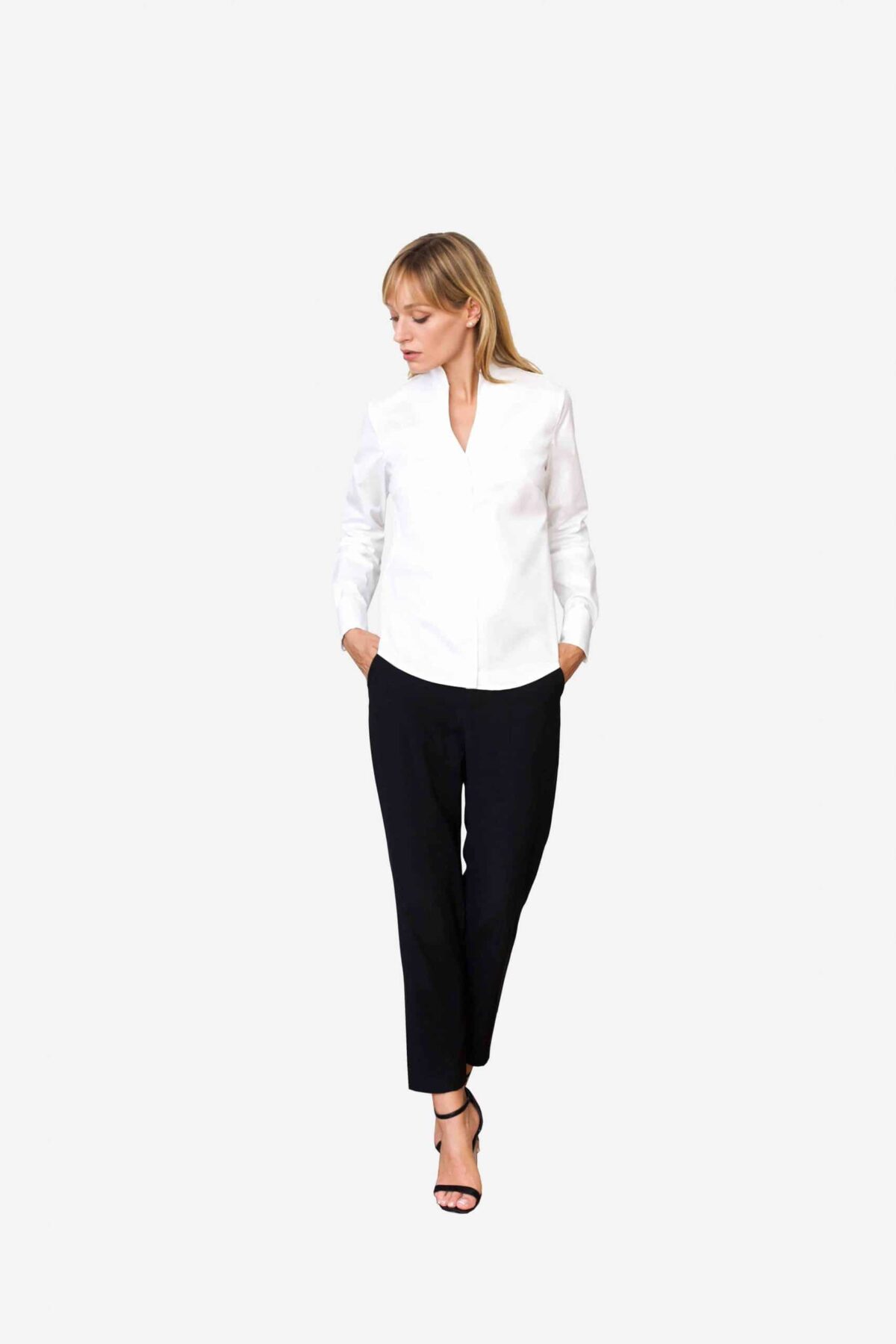 Bluse Sheirlyn von SANOGE. Stilvolle Designer Business Bluse in weiß mit Kelchkragen. Stehkragen. und Umschlagmanschetten.